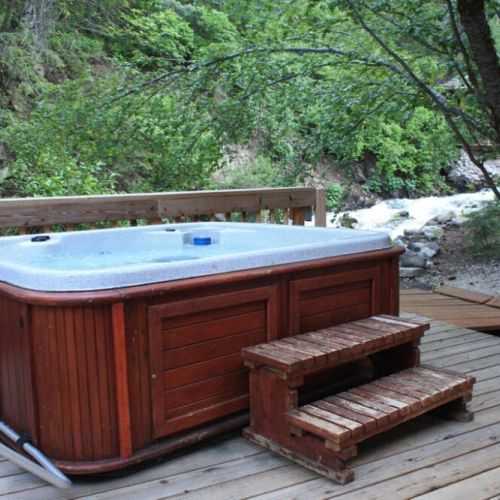Stream Side Hot Tub soothes the body and the mind.